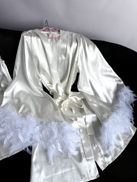 Жіночий атласний комплект Swan халат та нічна сорочка Білий L Swan -1002 фото