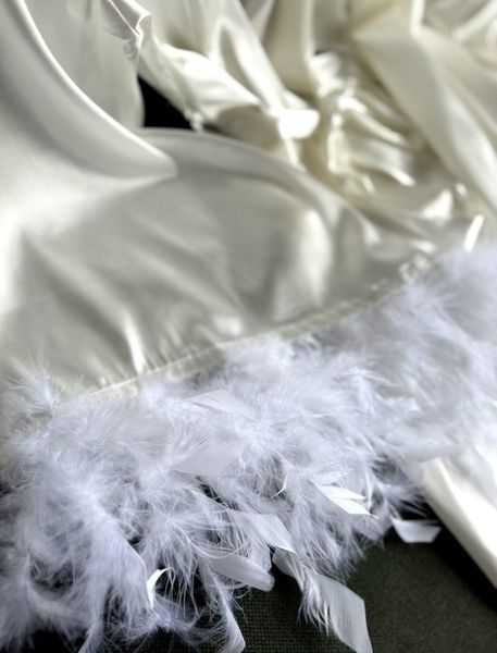 Женский атласный комплект Swan халат и ночная рубашка Белый S Swan -1000 фото